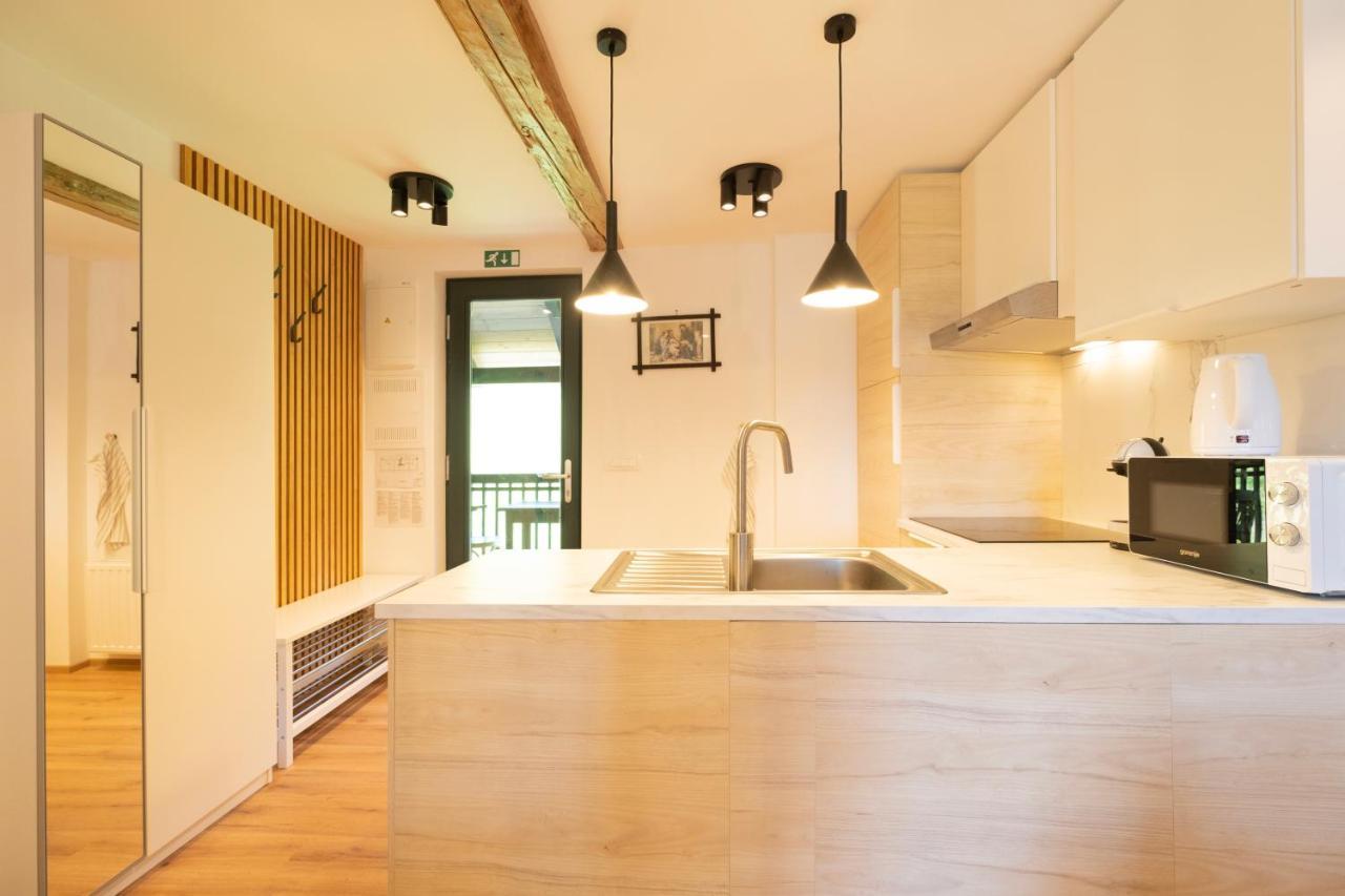 Apartments Pri Fencu เยเซนิตเซ ภายนอก รูปภาพ