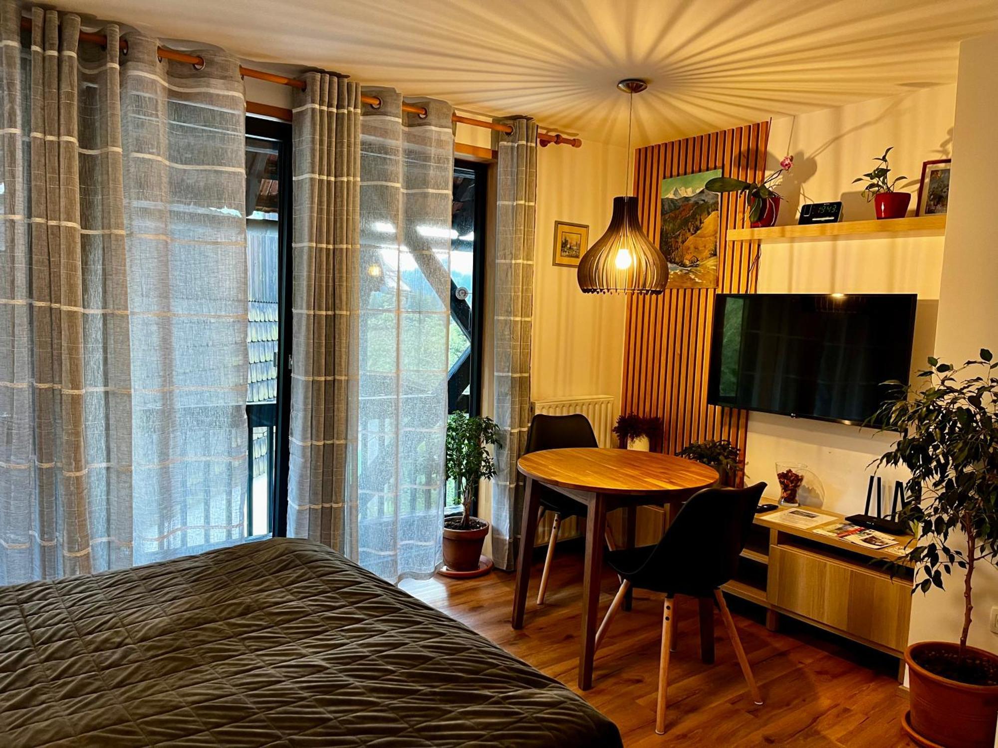Apartments Pri Fencu เยเซนิตเซ ภายนอก รูปภาพ